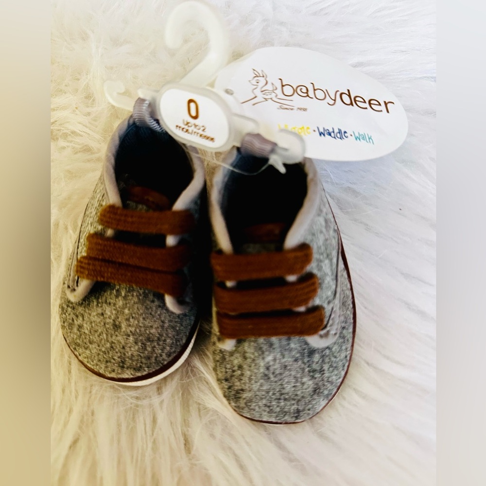 NWT Baby Deer Gray and Brown Baby Shoes Size 0-2mos
